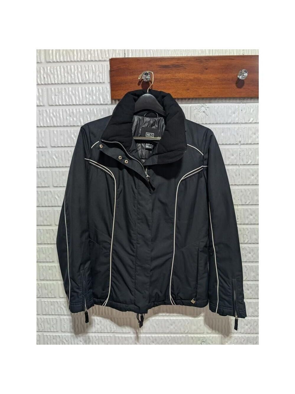 NILS Stylish Black W/White Piping Insulated Ski Jacket Women's 12